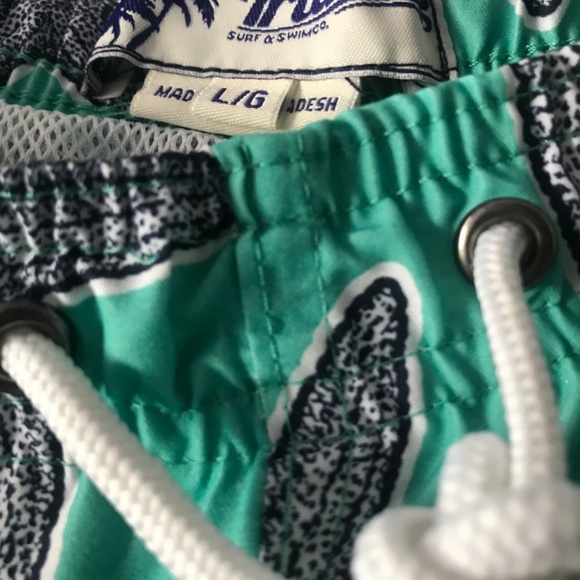 Trunks Surf & Swim Co Sano Starfish Printed Swim Shorts Size LG - Picture 4 of 12